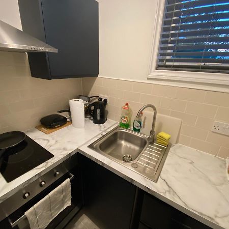Small Single Room Walking Distance To Hove Station Eksteriør billede
