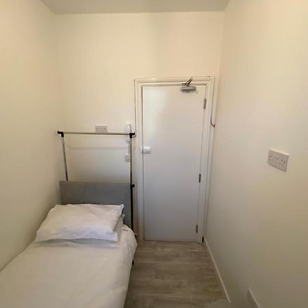 Small Single Room Walking Distance To Hove Station Eksteriør billede