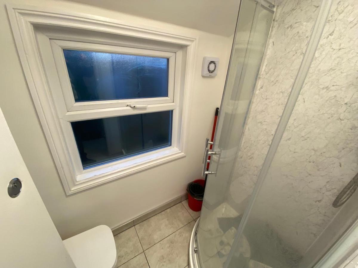 Small Single Room Walking Distance To Hove Station Eksteriør billede
