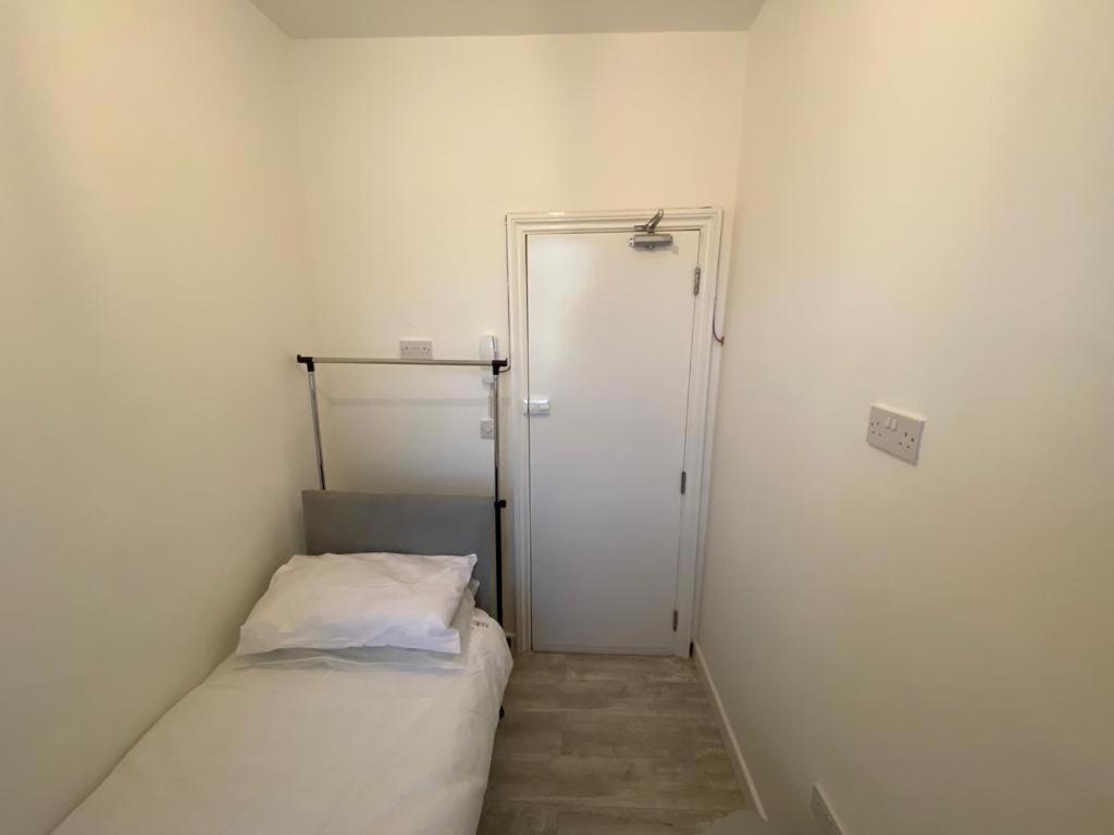 Small Single Room Walking Distance To Hove Station Eksteriør billede